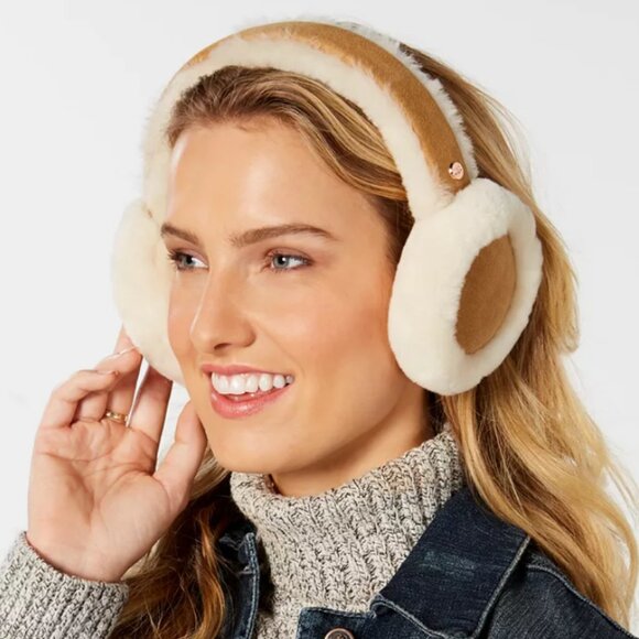 🛍️  UGG Women's Sheepskin Bluetooth Earmuff - Picture 2 of 9